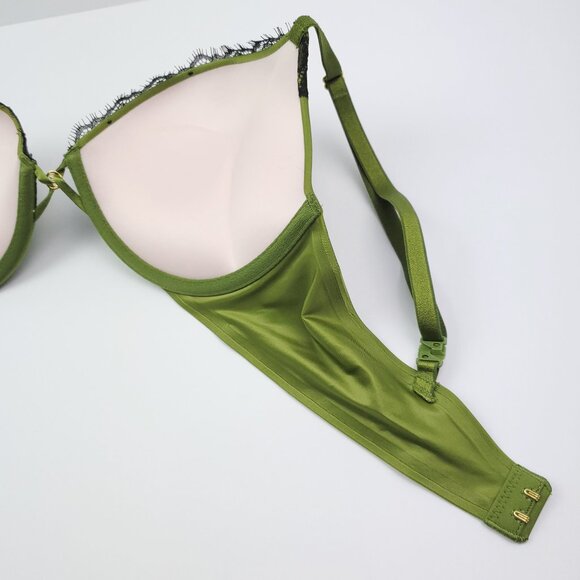 Victoria's Secret 34C Bra Bombshell Plunge Push Up Lace Lingerie NWT - Picture 11 of 12